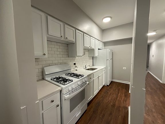 2nd image of 6209 S Greenwood Ave #303