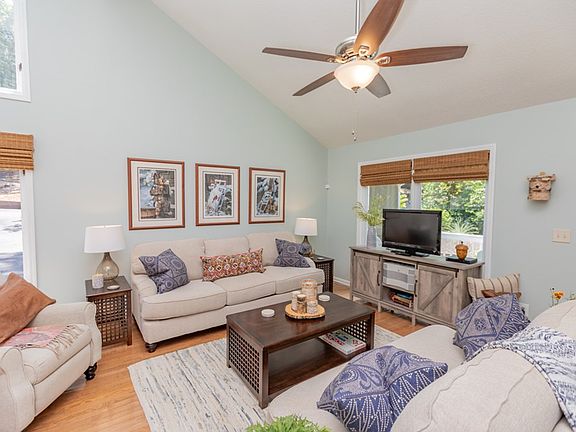 3rd image of 923 Buckhead Dr
