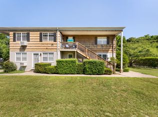 40 Canoe Place Rd APT 5, Hampton Bays, NY 11946