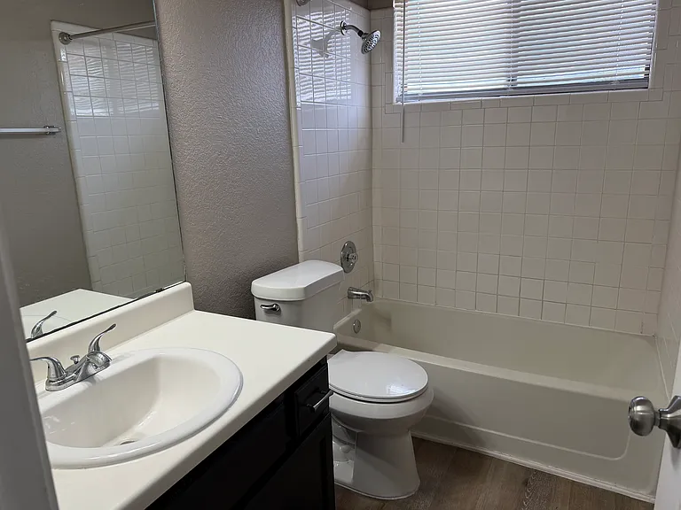 3208 Green Valley Dr — Photo 11