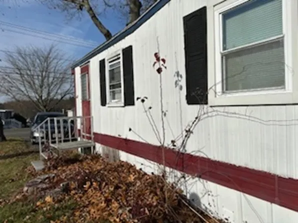 303 Lothrop St, Taunton, MA 02780