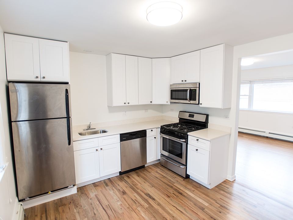 New, updated kitchen with dishwasher!