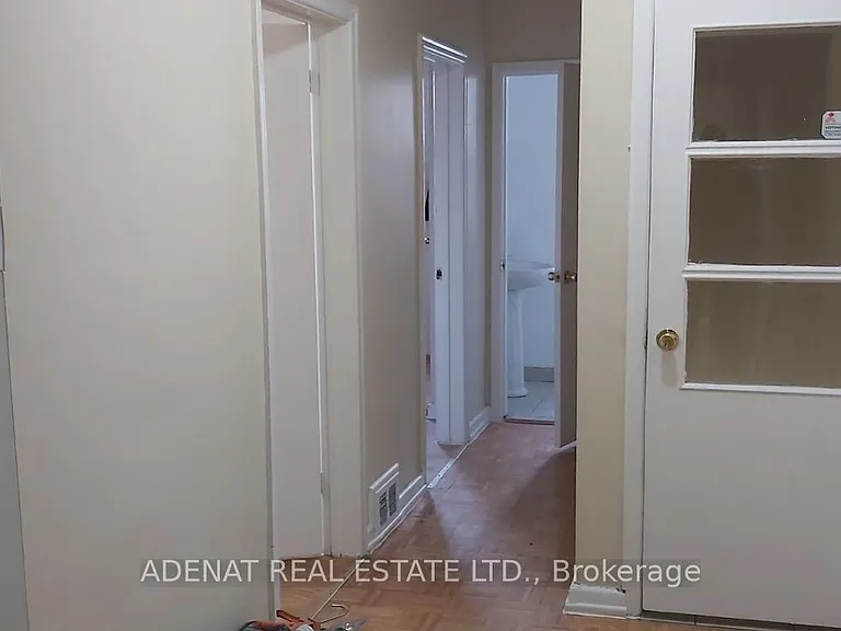 371 Wilson Ave — Photo 2