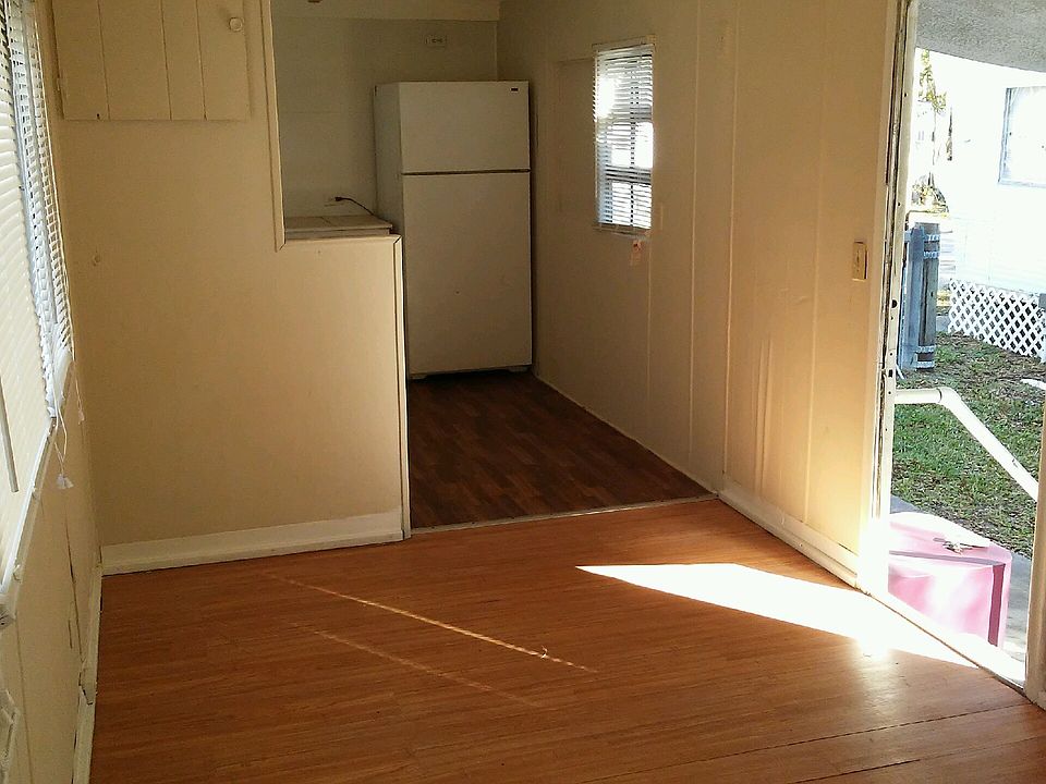 2nd image of 656 Francis St #02