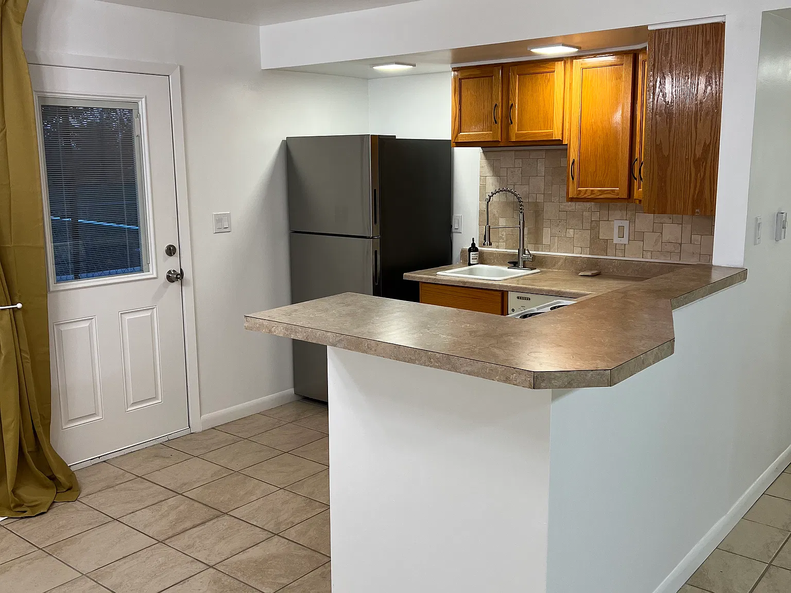 1 bed, 816 sqft, $1,500 — Photo 2