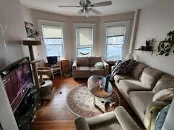 137 Brooks St #1A, Brighton, MA 02135