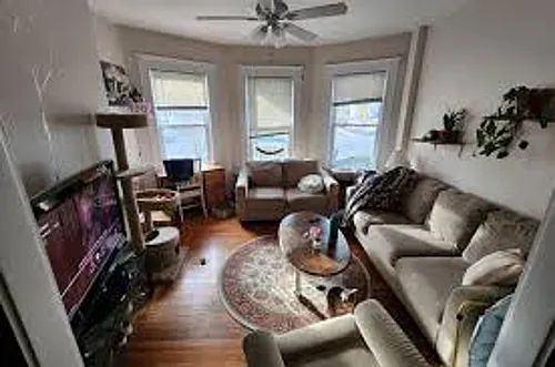 137 Brooks St #1A Photo 1