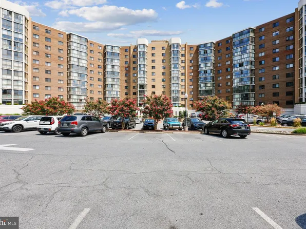 15100 Interlachen Dr #4-812, Silver Spring, MD 20906