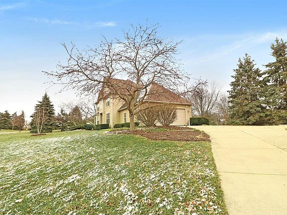 3rd image of 4047 Westbrook Dr