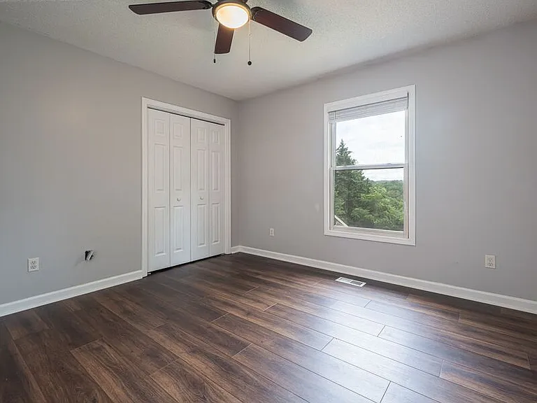 15 Tiffany Ln — Photo 11