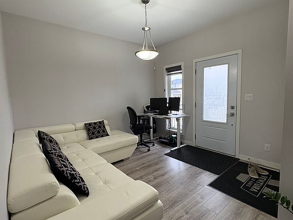 4th image of 61 Highmoor Ct