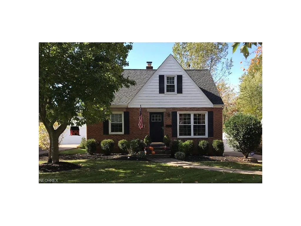 1576 Edgefield Rd photo 1