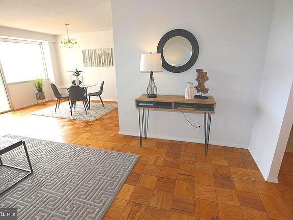 3rd image of 4515 Willard Ave APT 2107S