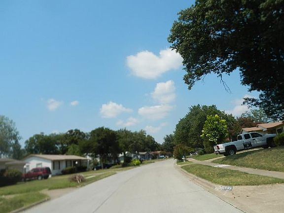4th image of 12037 Hoblitzelle Dr
