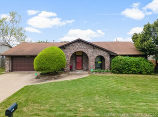 9020 E 68th St, Tulsa, OK 74133