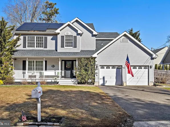 584 Coral Ln, Manahawkin, NJ 08050