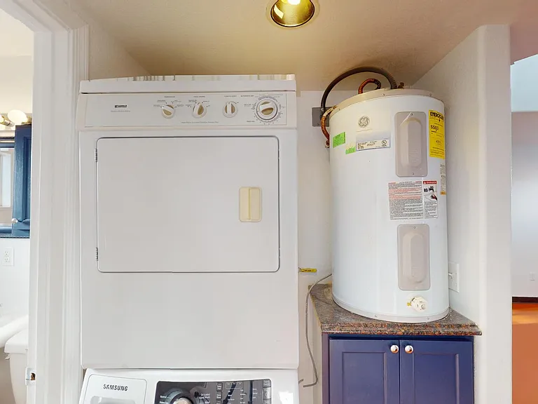 Renovated & Loaded 2 Bed Apts in Ridgecrest- Best Nat. Light in ABQ — Photo 14
