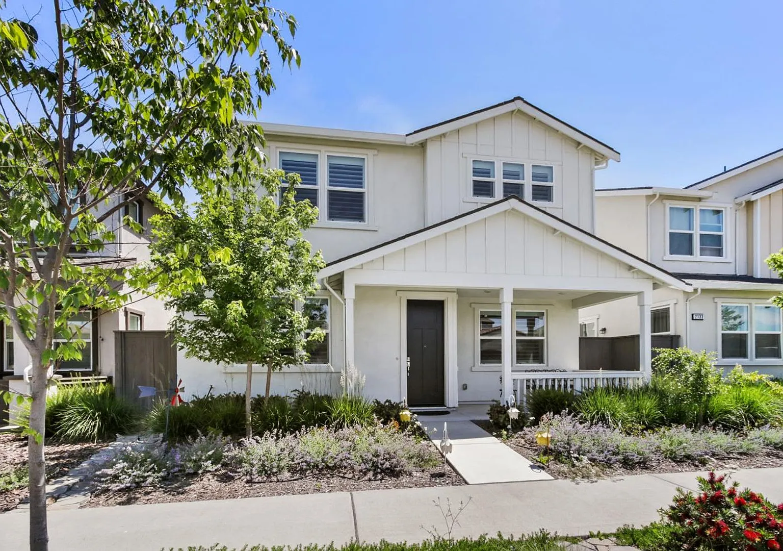 Spacious 5-Bedroom Home in Desirable Spring Lake Downstairs Bedroom & Solar! — Photo 2