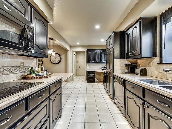 5th image of 1101 Melrose Dr