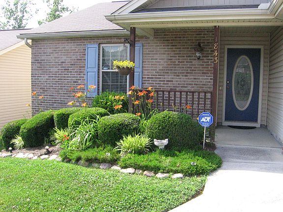 2nd image of 1843 Elmhurst Way