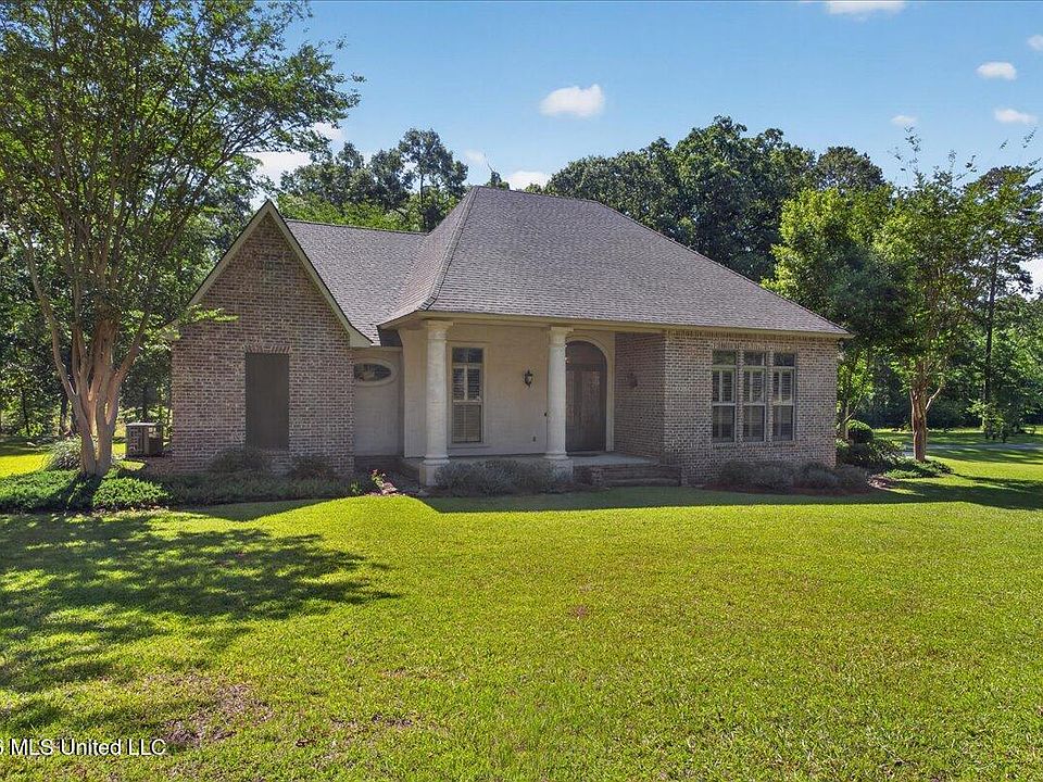 1st image of 1043 Stonegate Dr