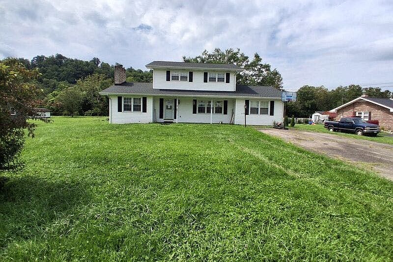1st image of 134 Deerfield Ln