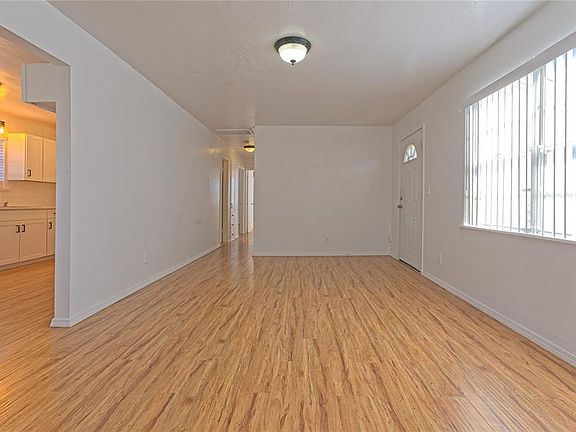 3rd image of 311 N Cimarron Rd