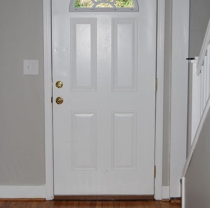 1st image of 868 Clarks Ln