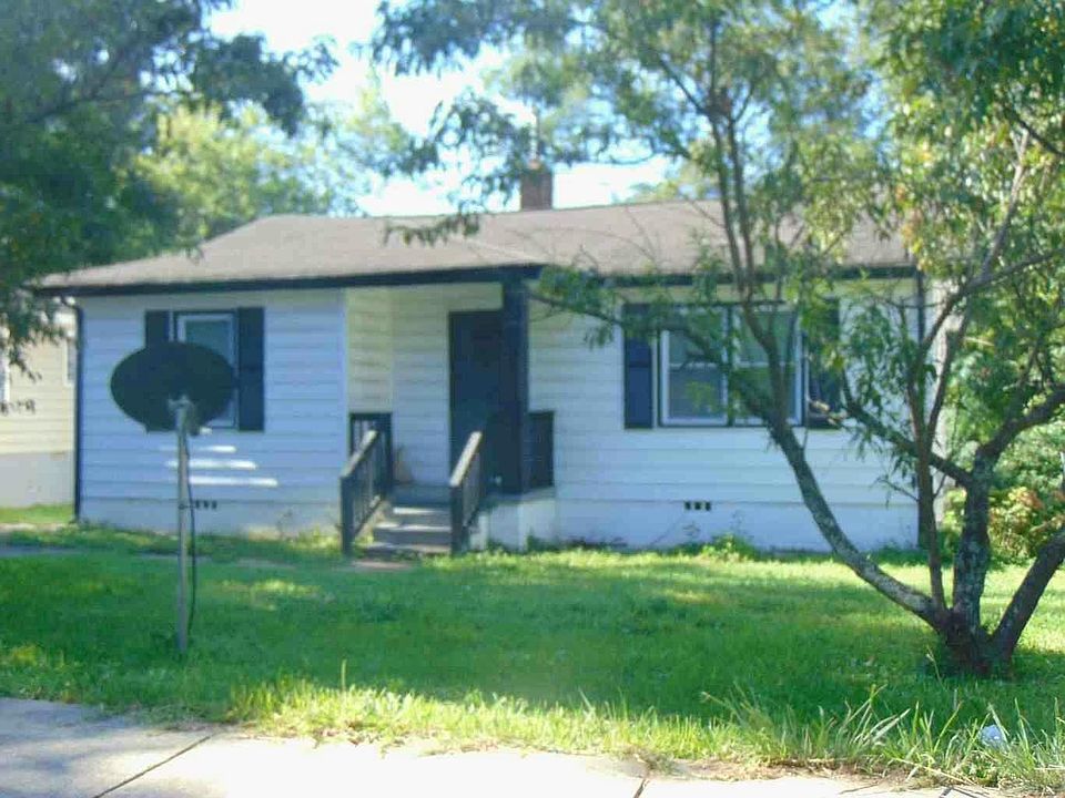 1st image of 1001 Moreland Dr SE