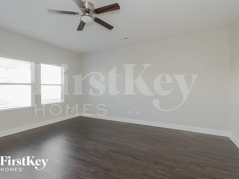 9324 Sloan Forest Dr — Photo 4