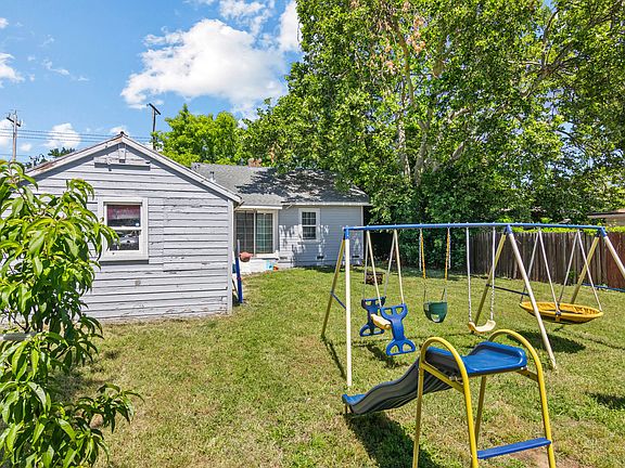 3rd image of 2032 South Ave