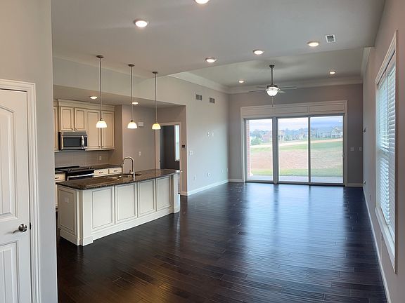 4th image of 1520 Residence Dr
