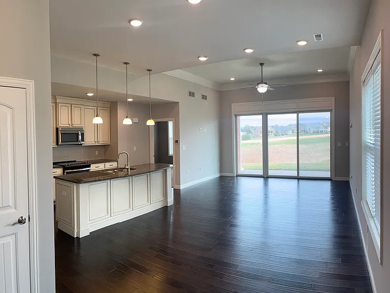 1521 Residence Dr — Photo 4