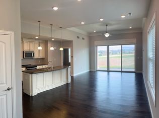 1533 Residence Dr, Columbia, MO 65201