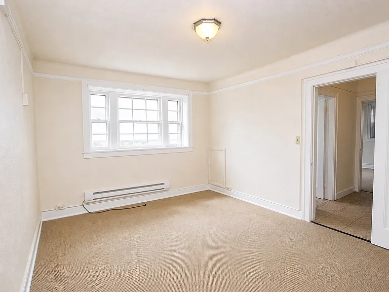 Garden-Level 1-Bedroom
