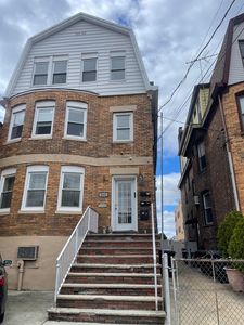 123 Avenue C, Bayonne, NJ, 07002