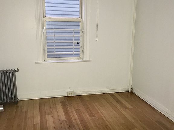 3rd image of 14 Wayne Ave #1