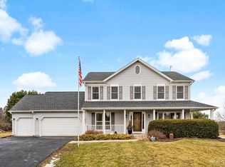 19N088 Hillcrest Dr, Hampshire, IL
