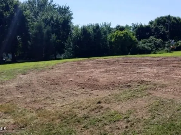 110 S Apple St, Lewisburg, PA 17837