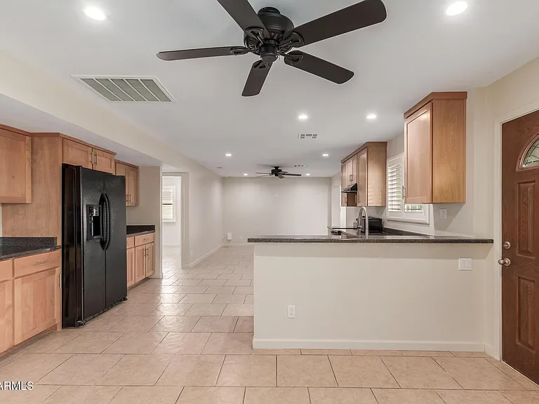 1628 E Del Rio Dr — Photo 4
