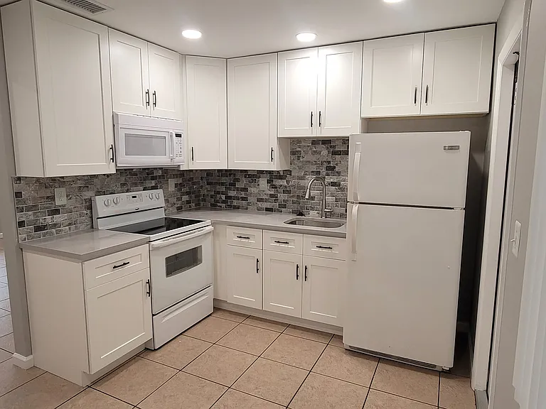 2533 Garfield St — Photo 5