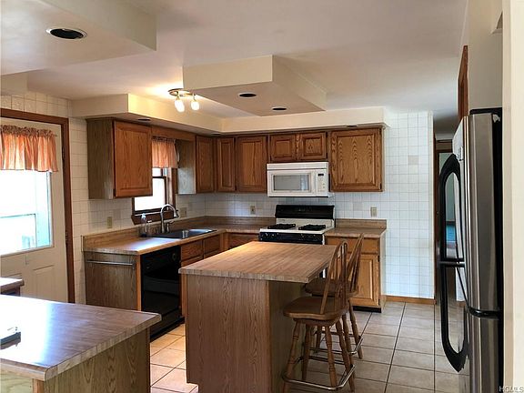 5th image of 5 Mallon Ln