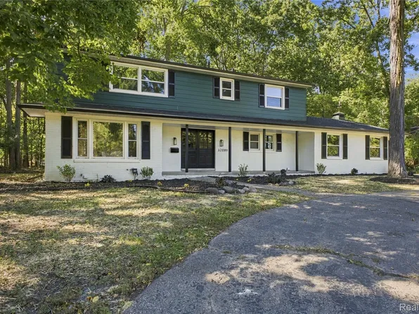 32089 Olde Franklin Dr, Farmington Hills, MI 48334