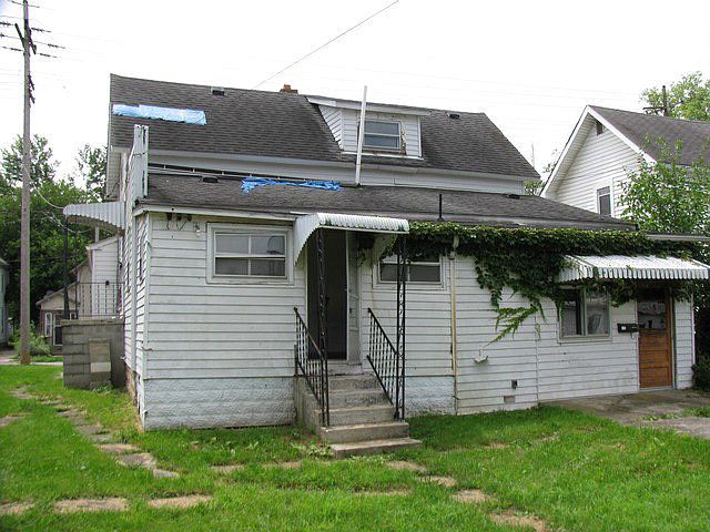2nd image of 230 W Columbia St