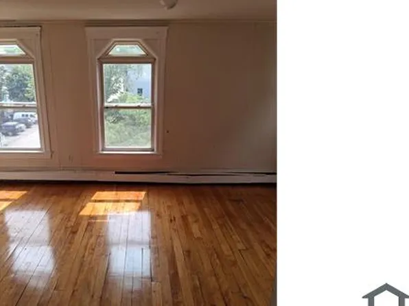 196 Lincoln St APT 3, Worcester, MA 01605