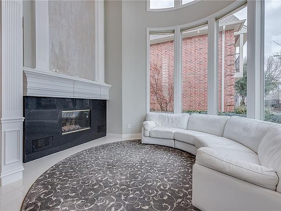 5th image of 625 Killarney