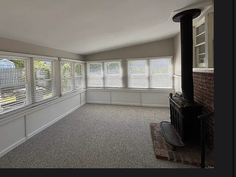 11 Oxford Dr — Photo 4