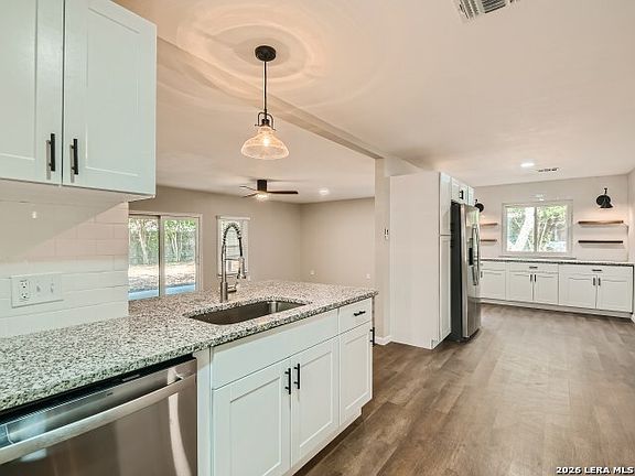 4th image of 334 Shropshire Dr