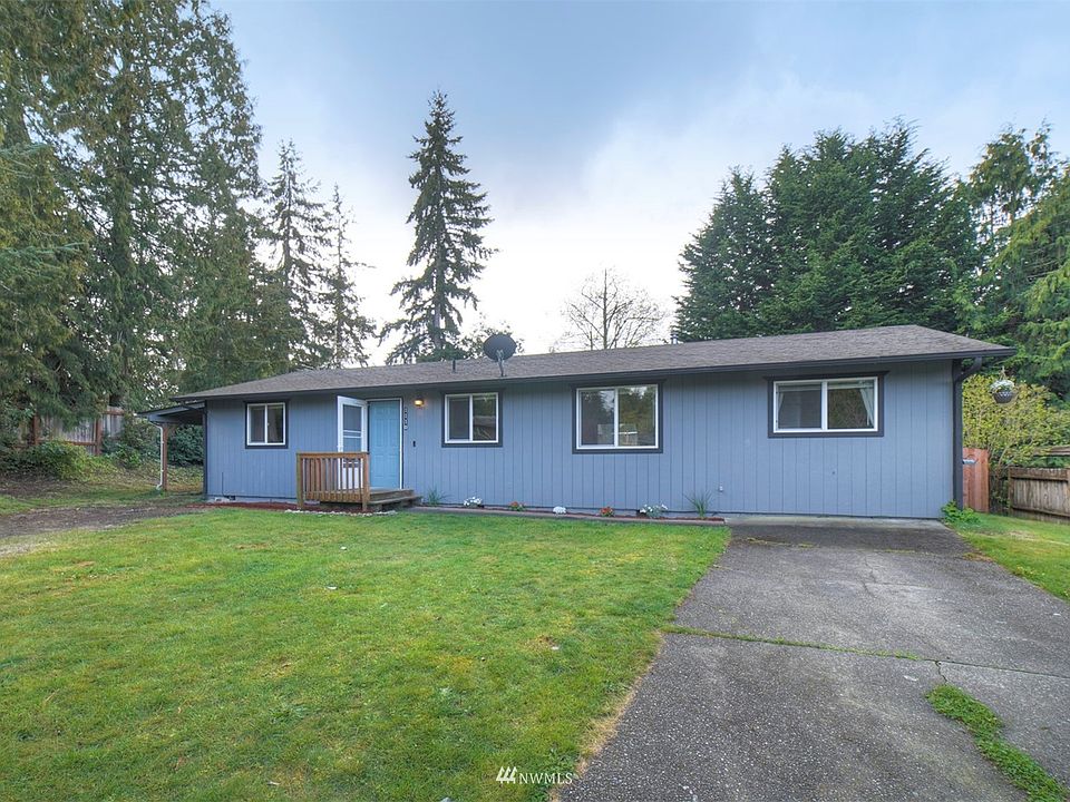 Welcome to 1110 Silverleaf in a quiet neighborhood at the end on the cul-de-sac.