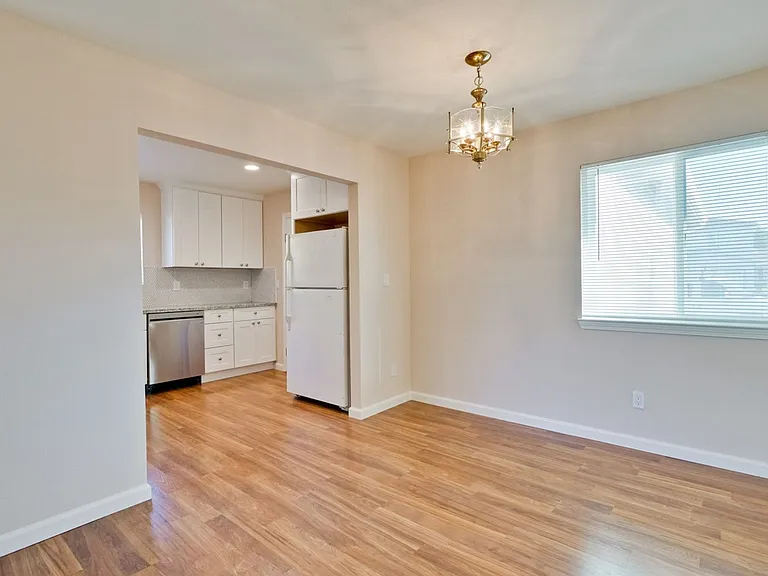 1425 Sunshadow Ln — Photo 10